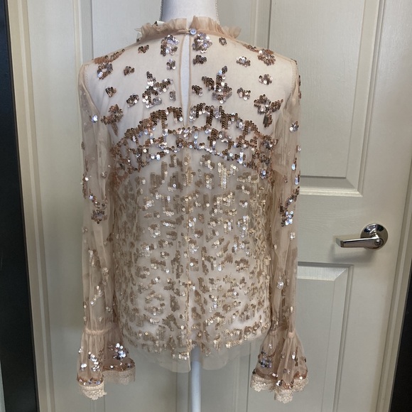 Chelsea & Violet NWT Women’s Top Size Large Taupe with Copper color Sequins - Picture 2 of 13